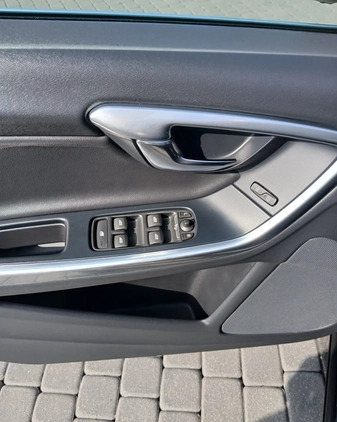 Volvo V60 cena 51900 przebieg: 213000, rok produkcji 2016 z Słupca małe 326